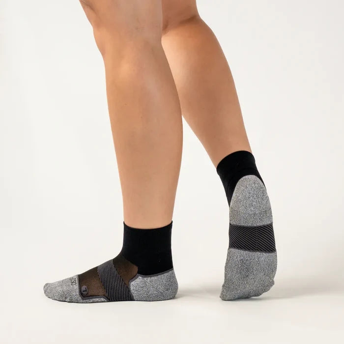 Black active comfort sock in quarter crew height | OS1st