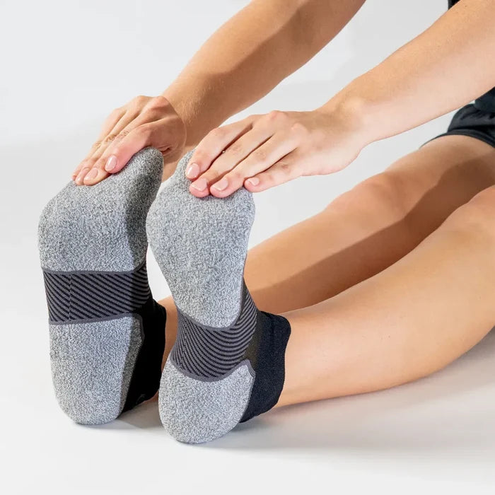 Black active comfort sock in no show height | OS1st