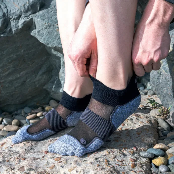 Black active comfort sock in no show height | OS1st